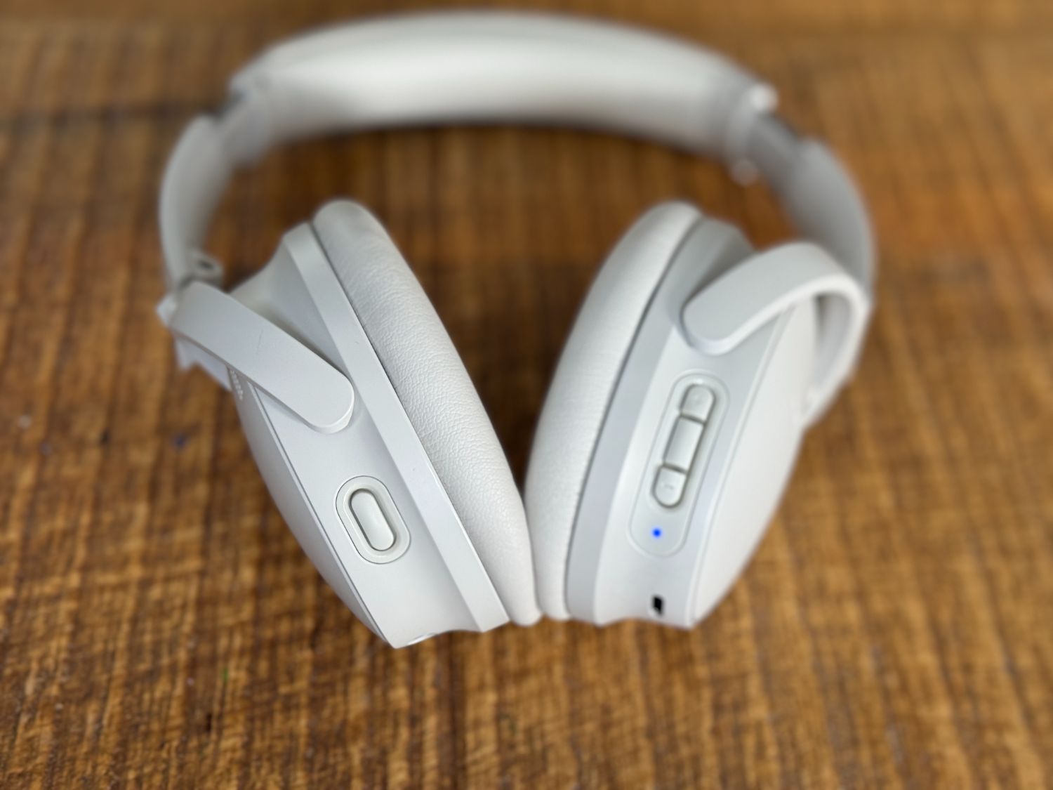 Headphone power, action button and volume controls